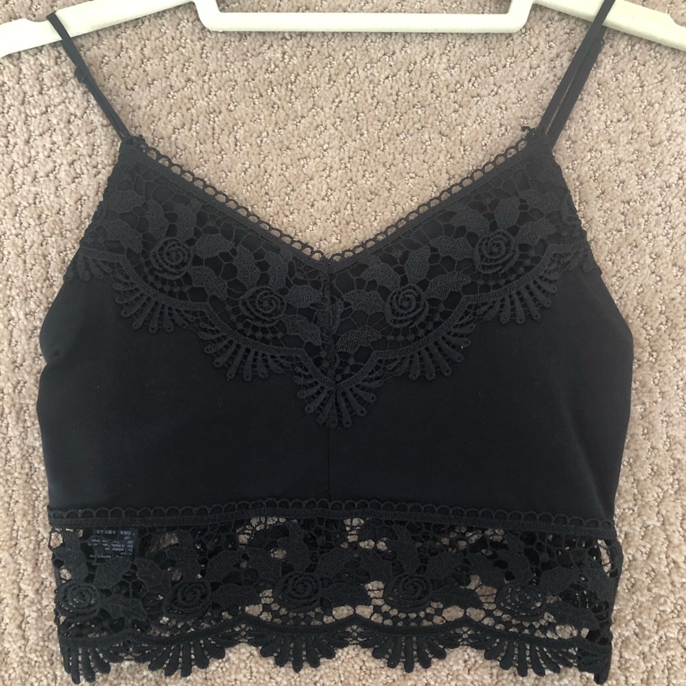 ⭐️Topshop Black Floral Lace Crop Top